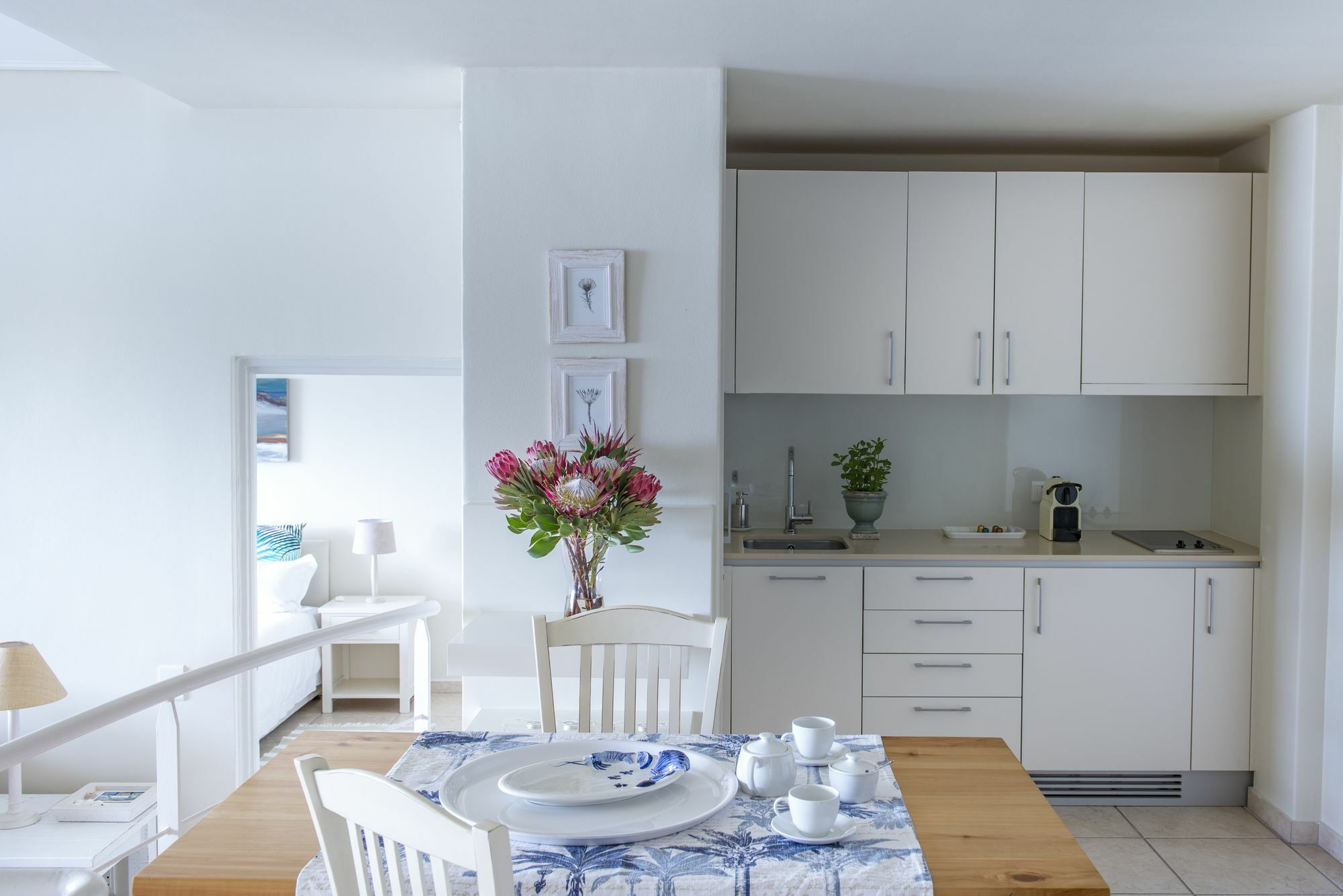 Bay Reflections Camps Bay Luxury Serviced Apartments Cape Town Exterior photo