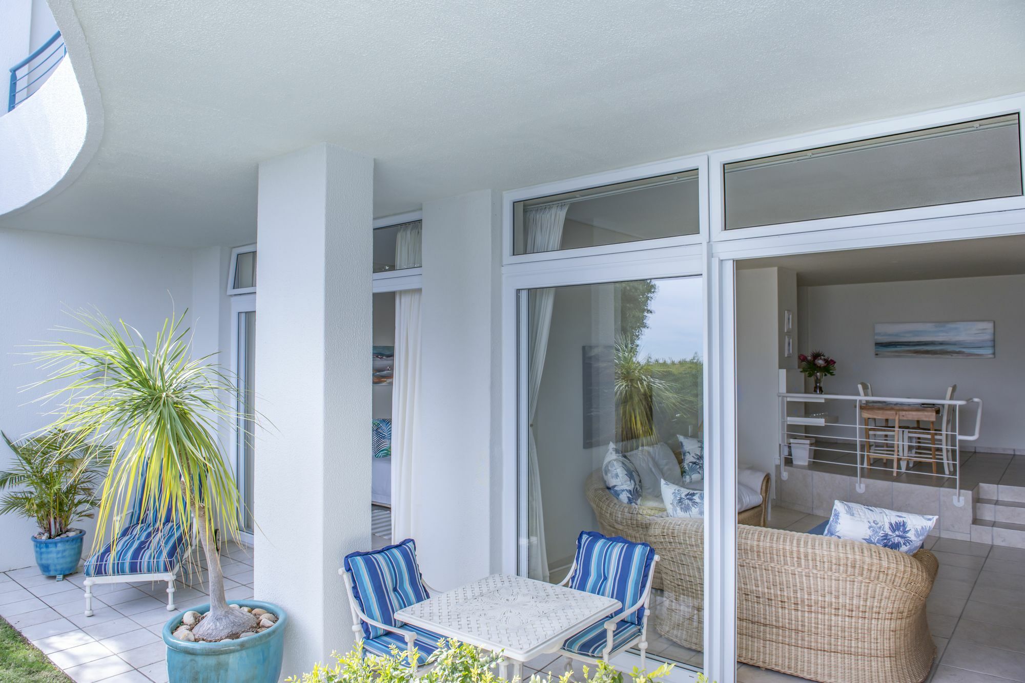 Bay Reflections Camps Bay Luxury Serviced Apartments Cape Town Exterior photo