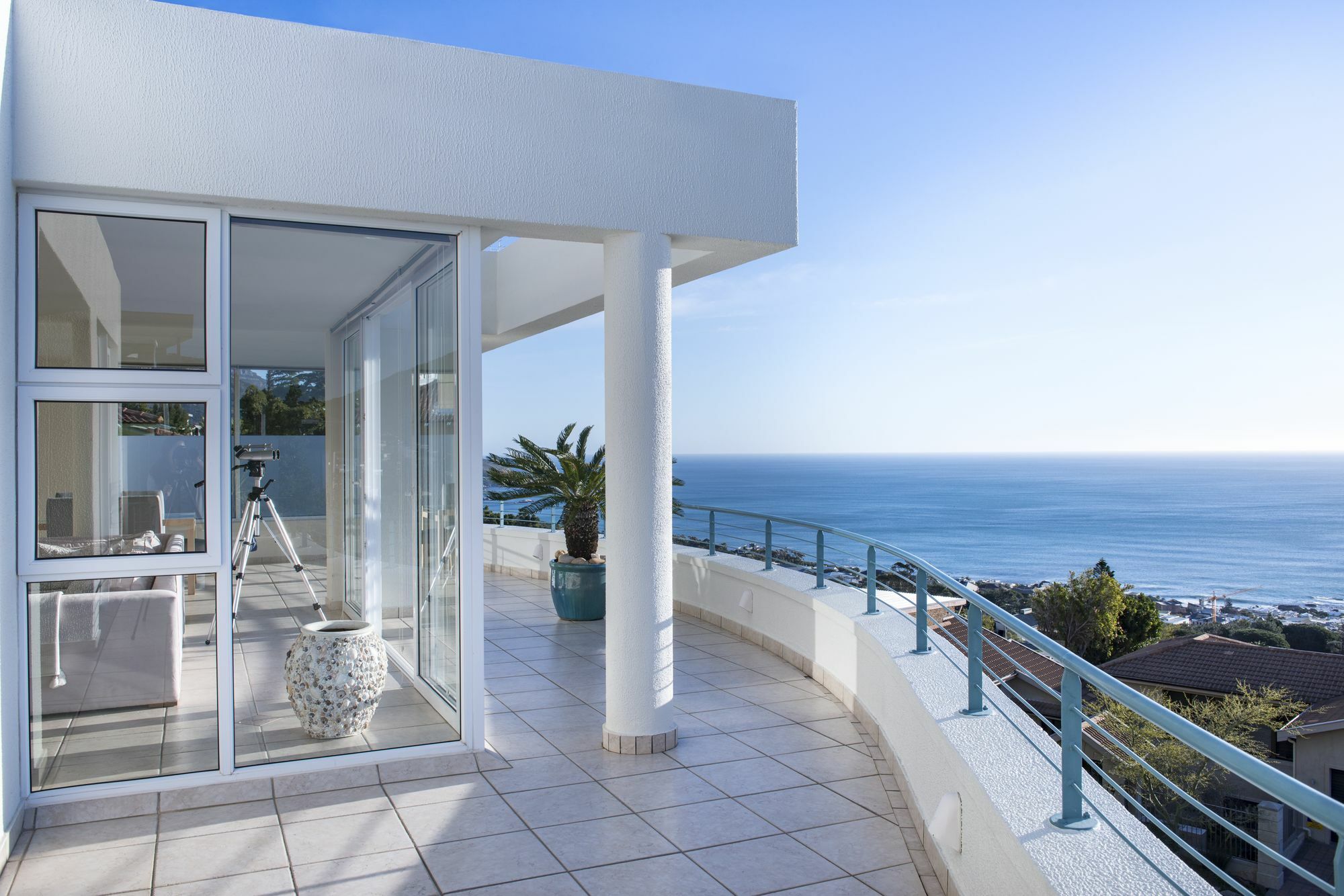 Bay Reflections Camps Bay Luxury Serviced Apartments Cape Town Exterior photo