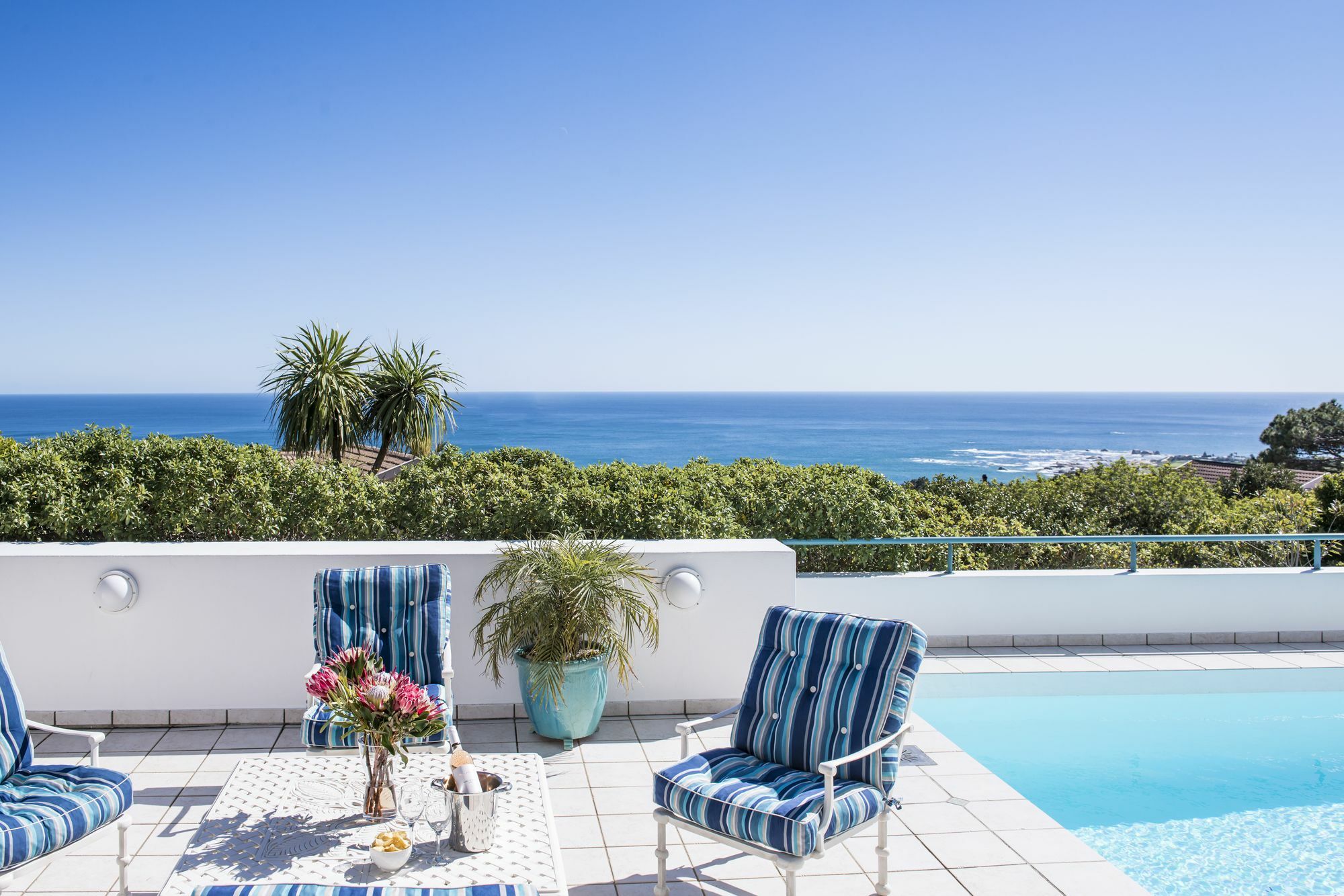 Bay Reflections Camps Bay Luxury Serviced Apartments Cape Town Exterior photo